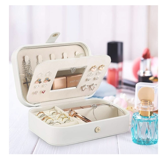 HengLiSam Jewelry - BNIB Portable Jewelry organizer for travel